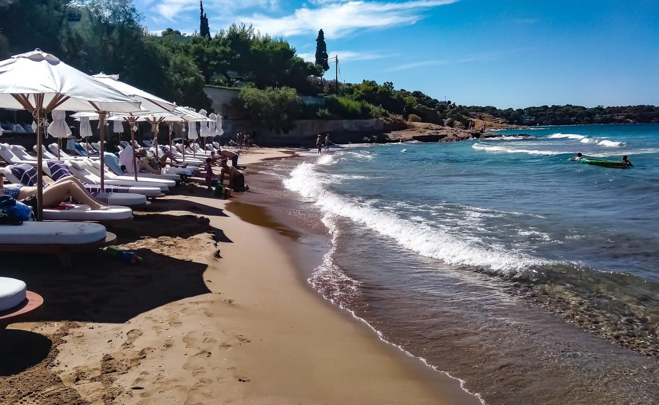 Zen beach'in fotoğrafı kahverengi kum yüzey ile