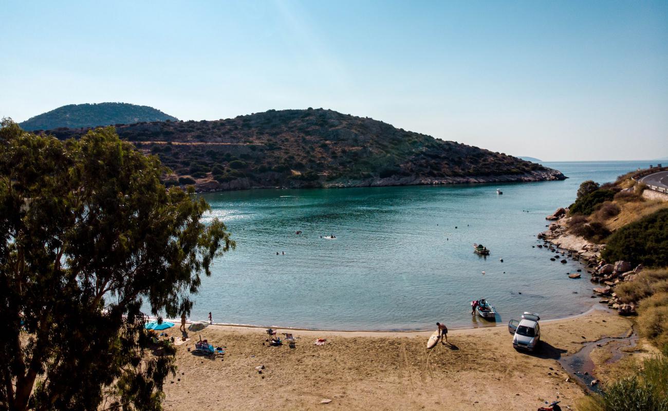 Lomvarda beach'in fotoğrafı kahverengi kum yüzey ile