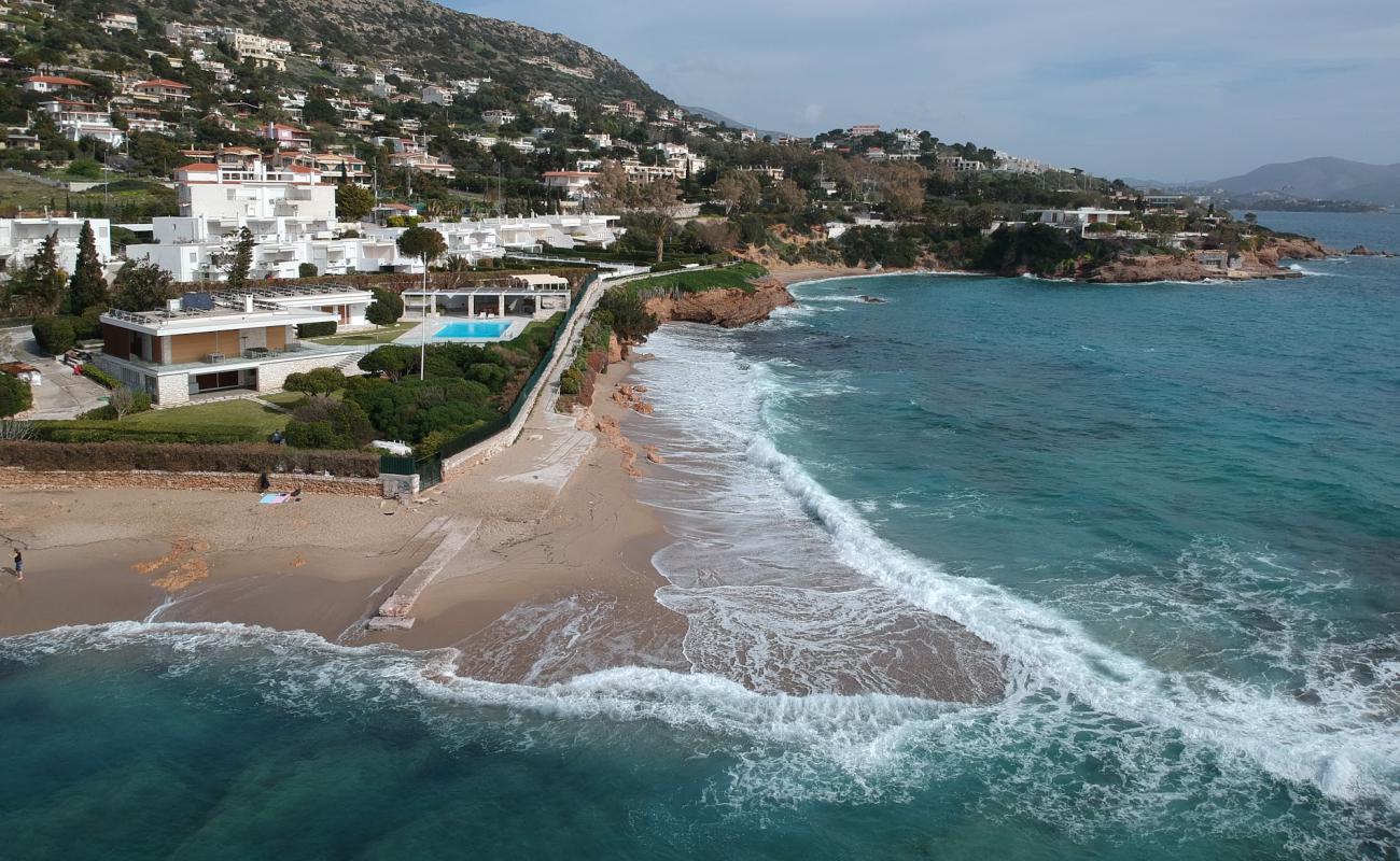 Akrotiri Lombardy'in fotoğrafı açık bej kum yüzey ile