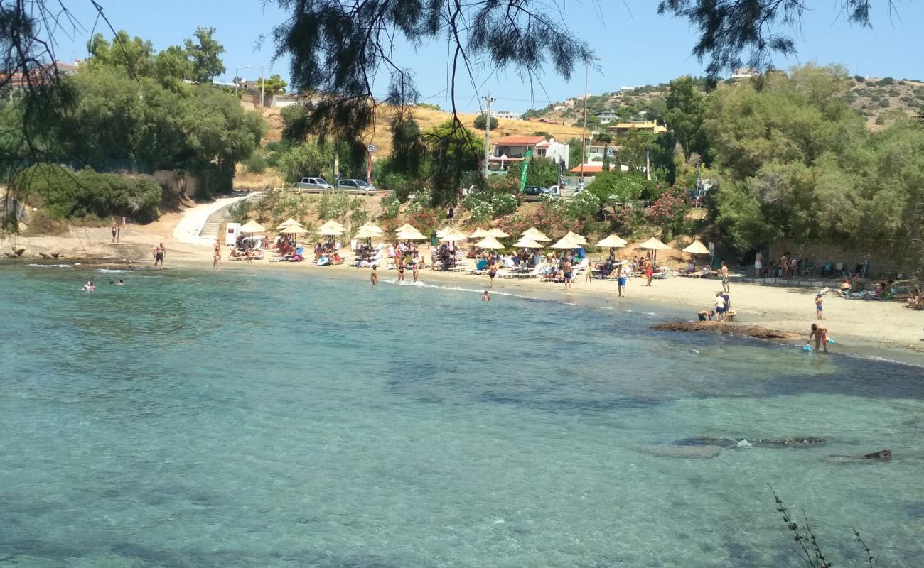 Pouda beach'in fotoğrafı parlak kum yüzey ile