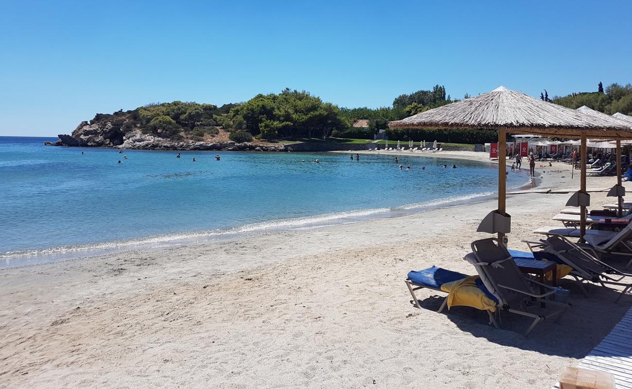 Lagonissi 2'in fotoğrafı kahverengi kum yüzey ile