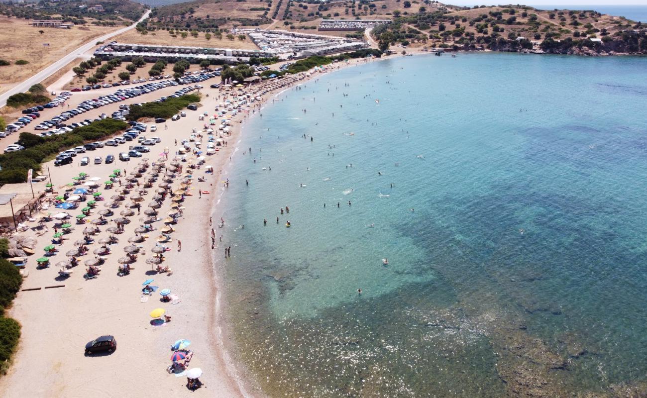 Charakas Beach'in fotoğrafı kahverengi kum yüzey ile