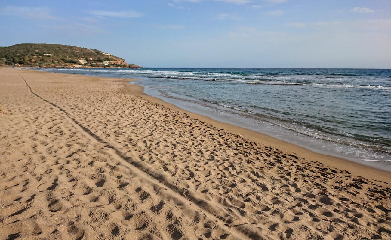 Legrena Beach'in fotoğrafı parlak kum yüzey ile