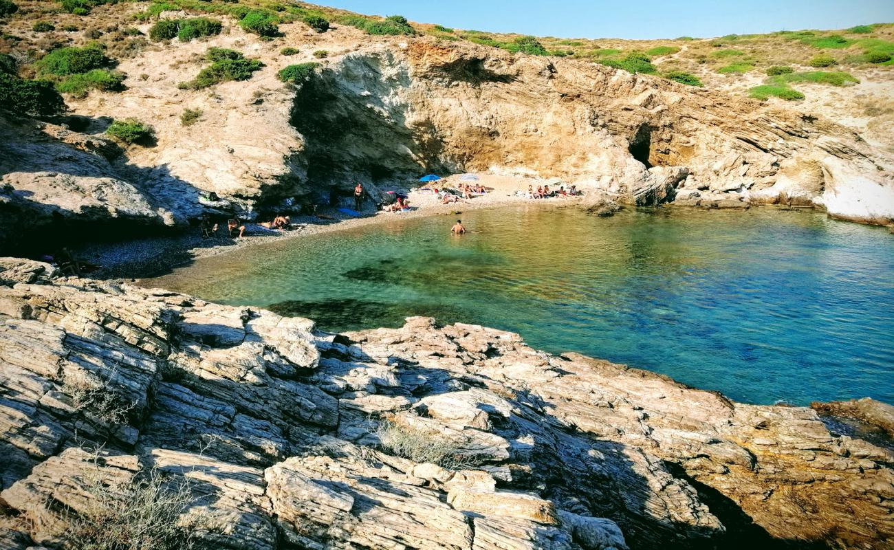 Chiu beach'in fotoğrafı koyu i̇nce çakıl yüzey ile