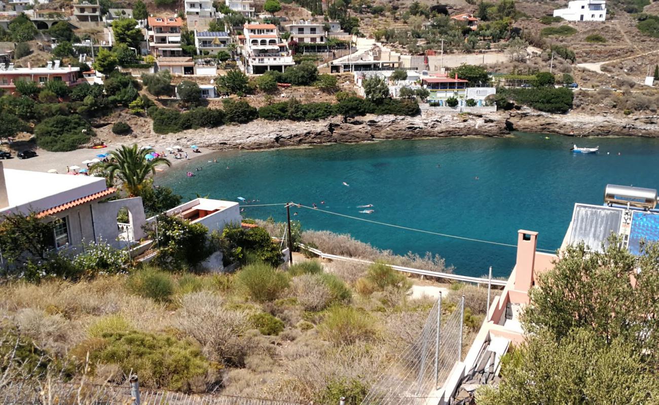 Paralia Porto Ennea'in fotoğrafı çakıl ile kum yüzey ile