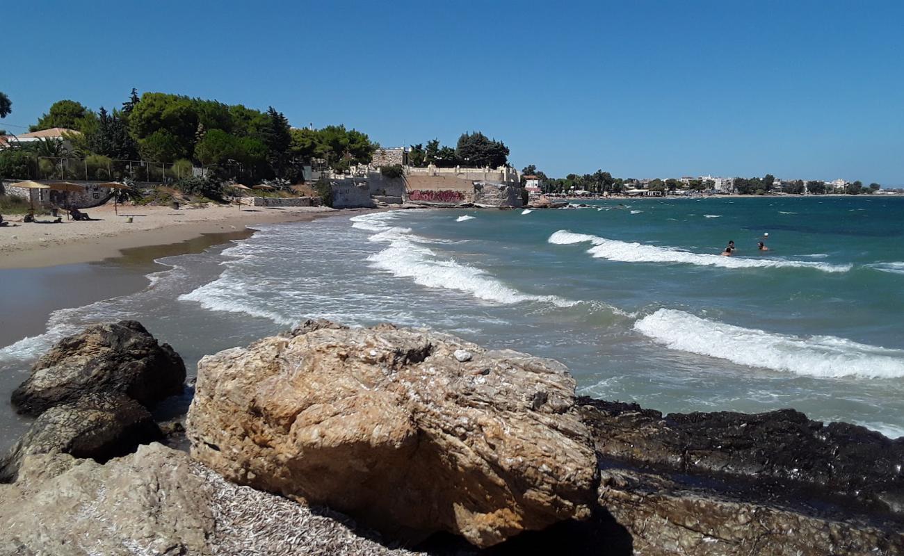 Vravronos beach II'in fotoğrafı parlak kum yüzey ile