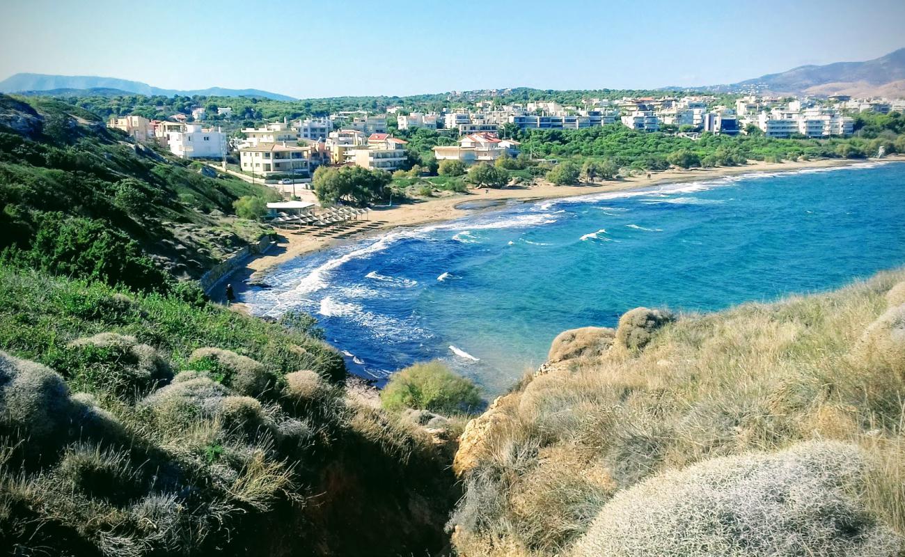 Marikes Beach'in fotoğrafı parlak kum ve kayalar yüzey ile