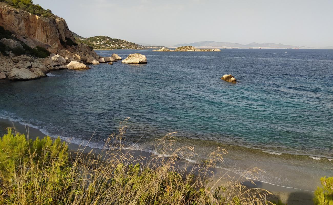 Koghi beach'in fotoğrafı çakıl ile kum yüzey ile