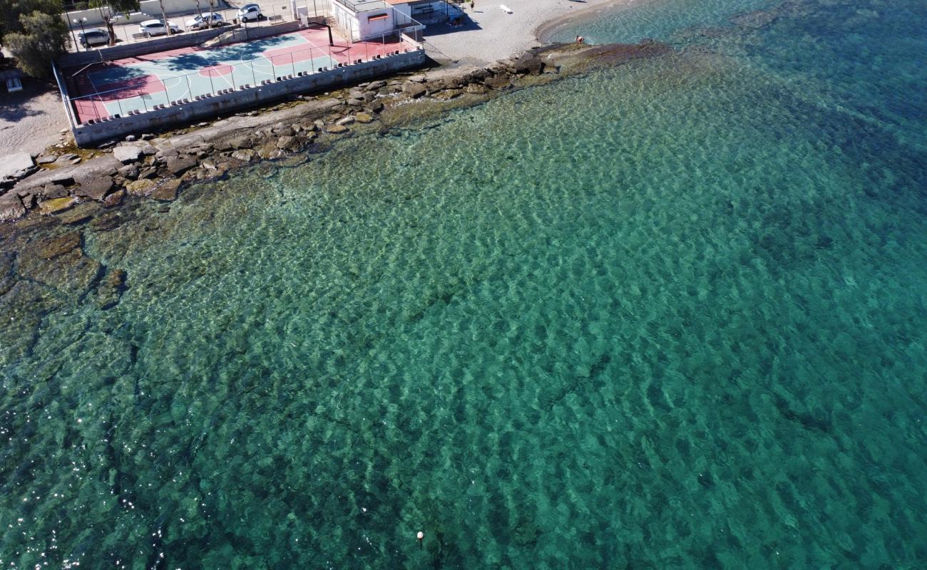 St. Nicholas Beach'in fotoğrafı küçük bej çakıl yüzey ile