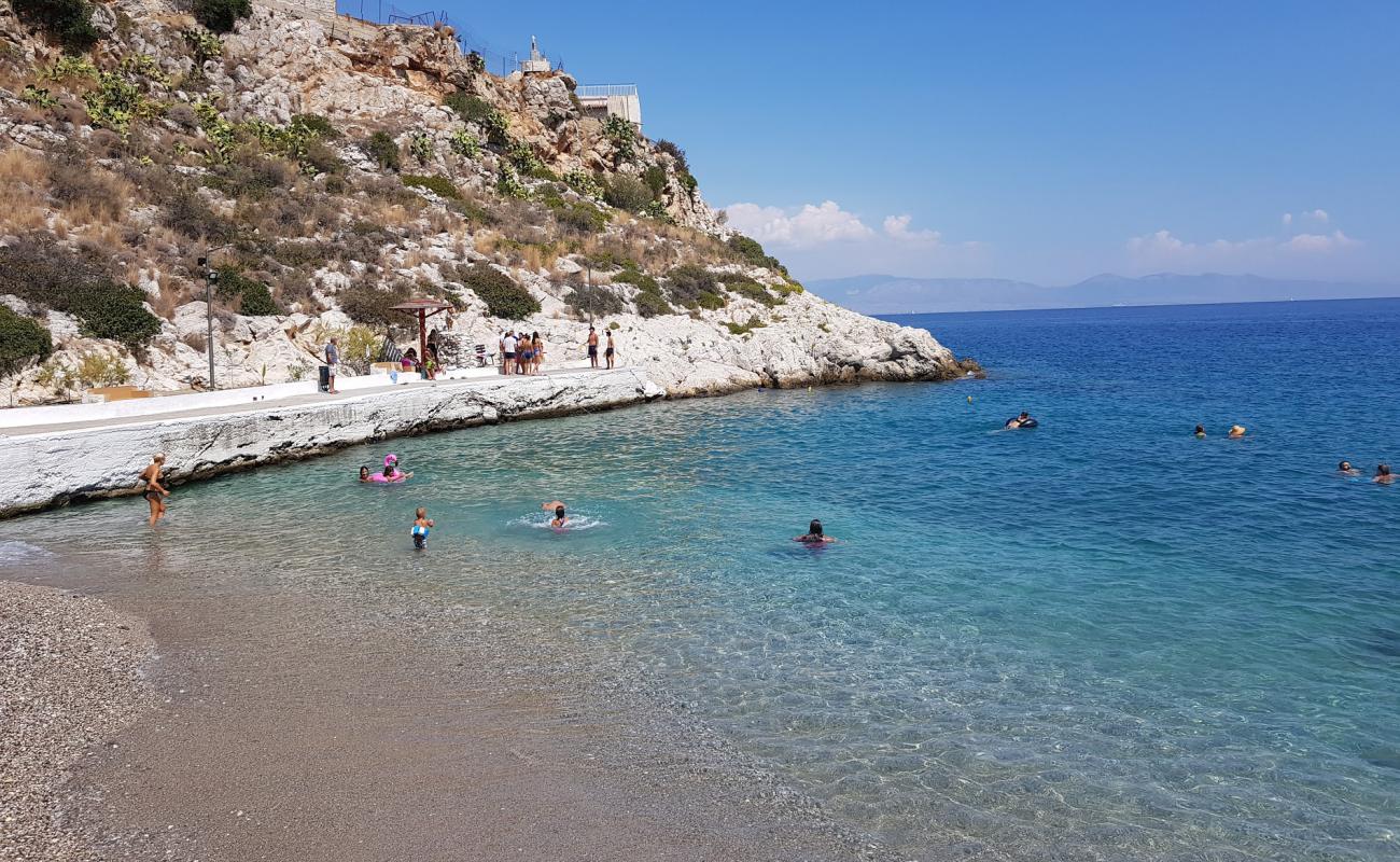 Paralia Charoupias'in fotoğrafı çakıl ile kum yüzey ile