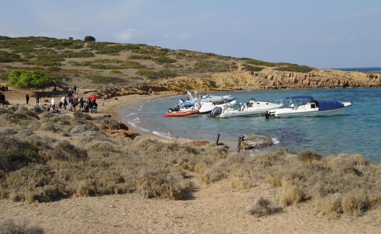 Paralia Patroklou'in fotoğrafı kahverengi kum yüzey ile