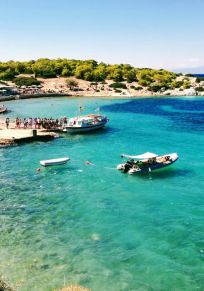 Moni Eginas Adası