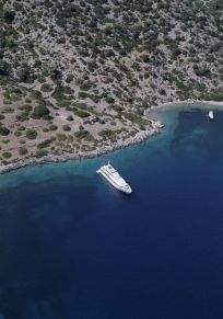 Kyra Adası