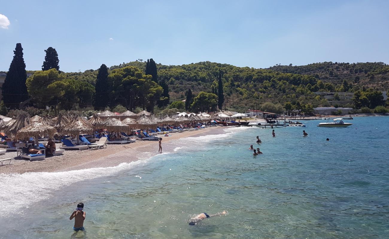 Kaiki Beach'in fotoğrafı koyu i̇nce çakıl yüzey ile