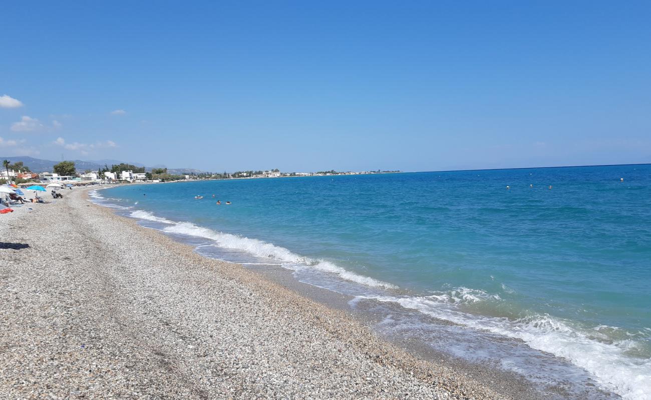 Paralia Vrachatiou'in fotoğrafı hafif çakıl yüzey ile