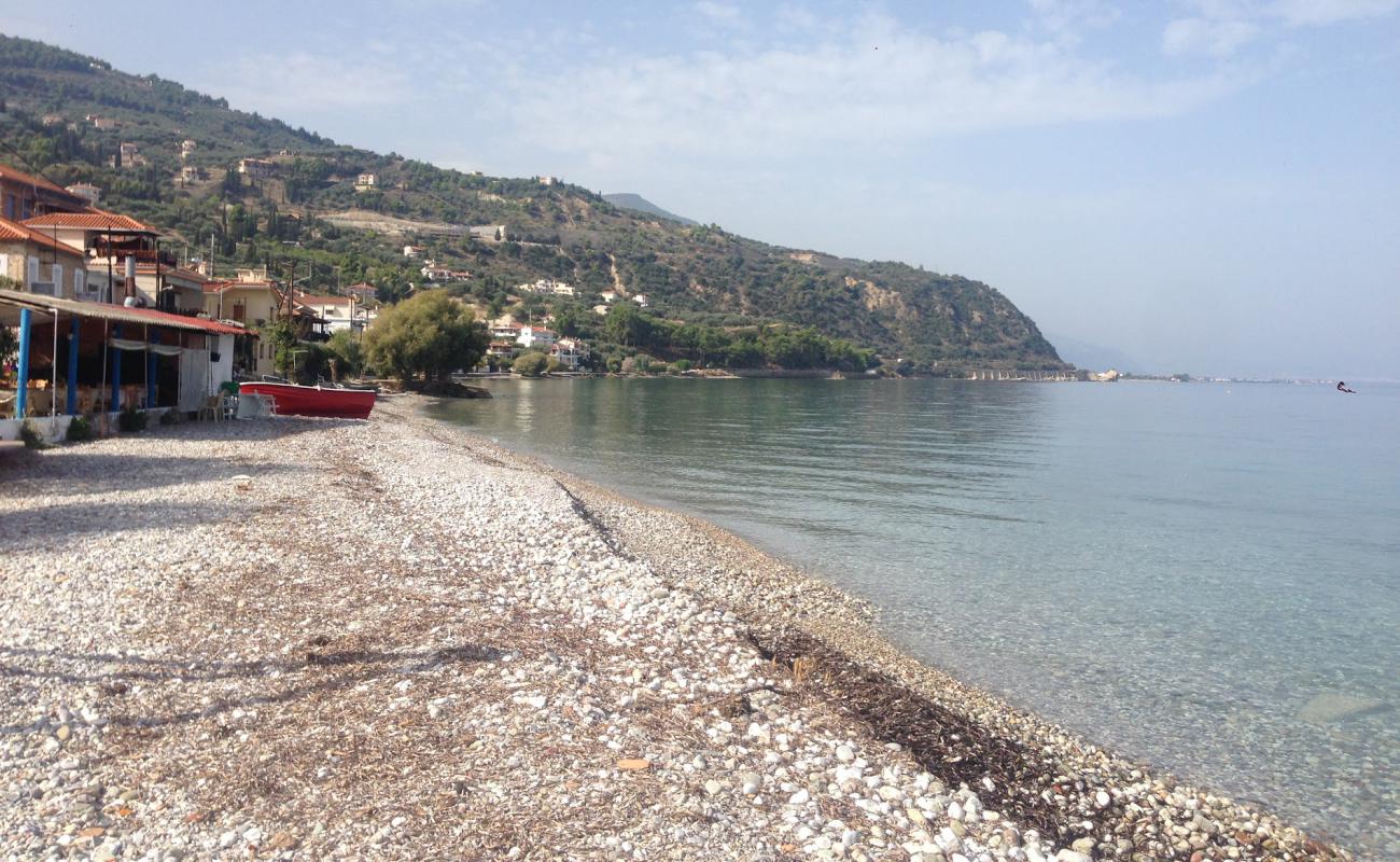 Platanos Plajı'in fotoğrafı gri çakıl taşı yüzey ile