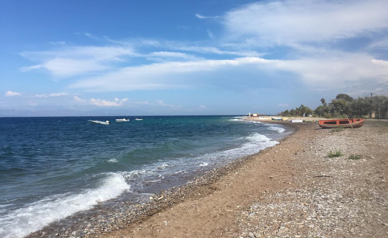 Paralia Digelotika II'in fotoğrafı kahverengi çakıl yüzey ile