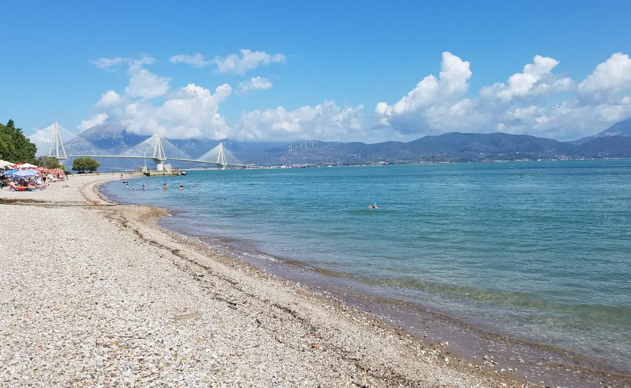 Paralia Aktaiou'in fotoğrafı kahverengi çakıl yüzey ile