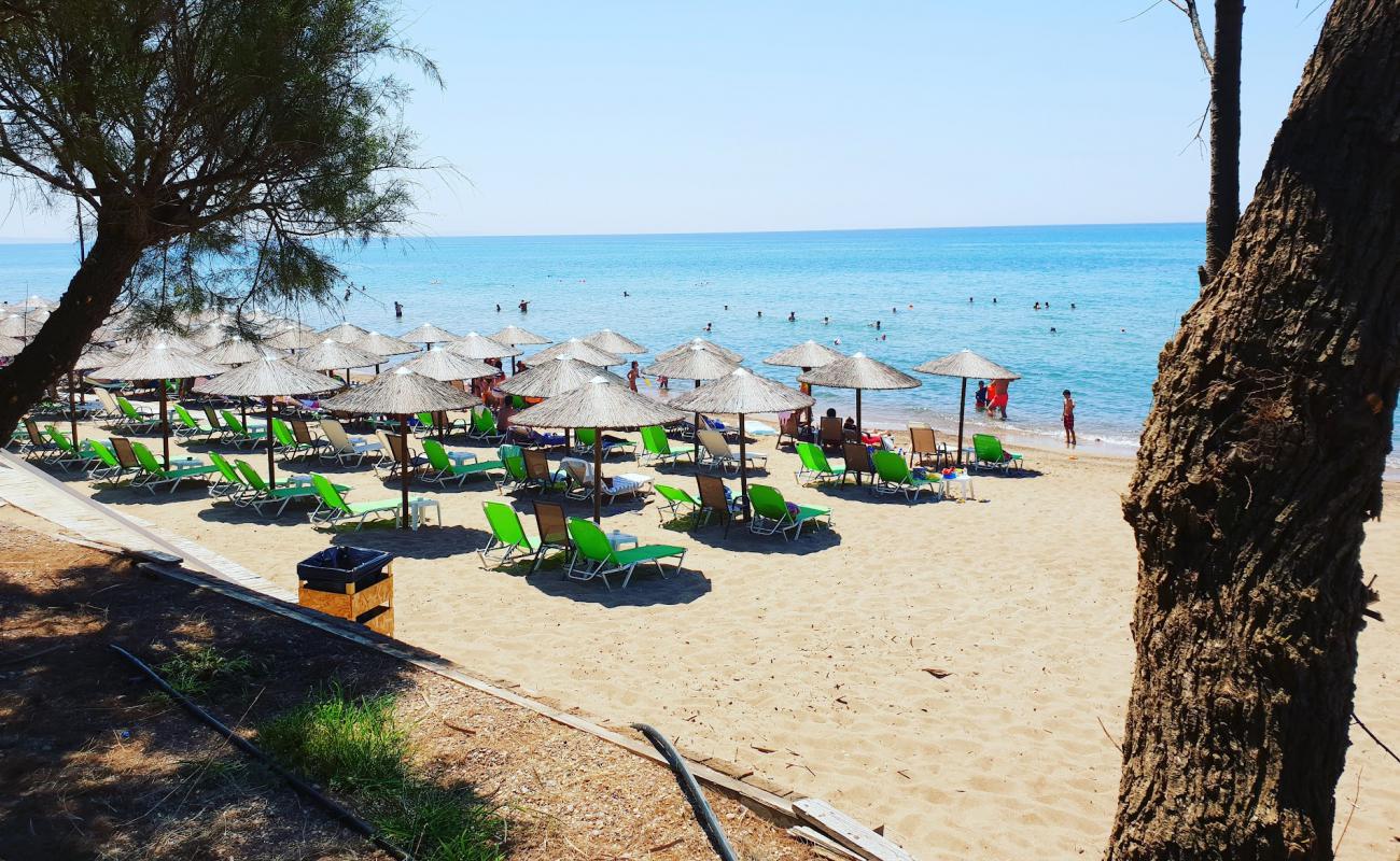 Vartholomio beach'in fotoğrafı parlak kum yüzey ile