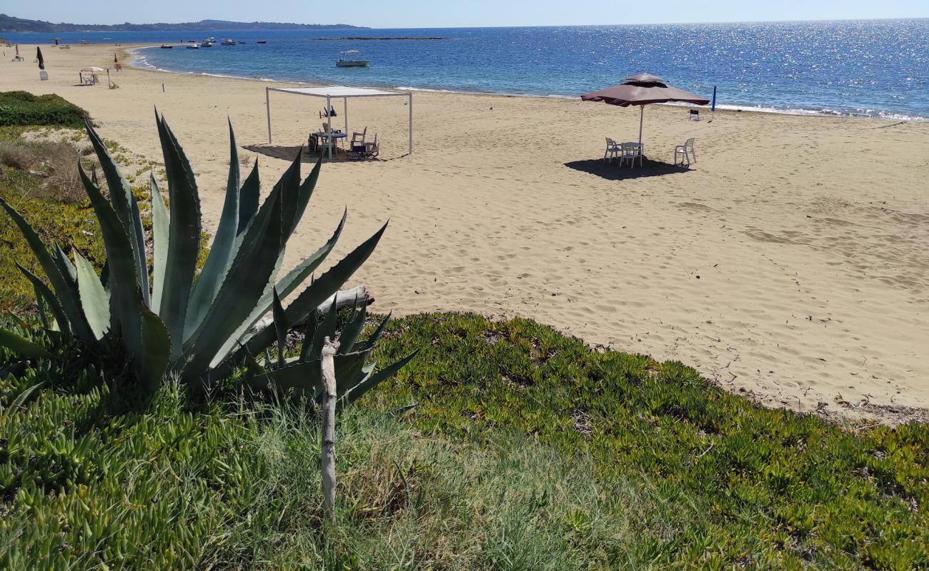 Pirgi beach'in fotoğrafı parlak kum yüzey ile