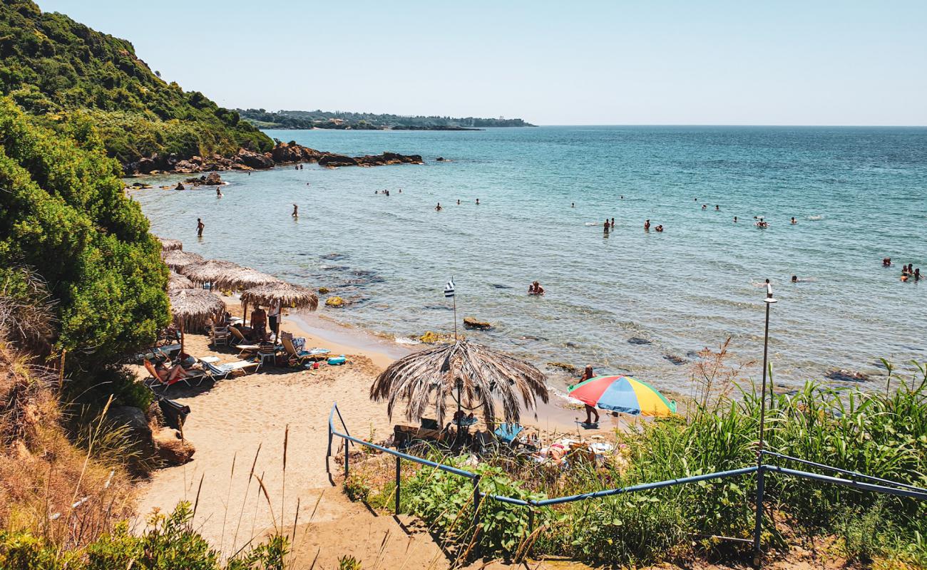 Skafidia beach'in fotoğrafı kahverengi kum yüzey ile