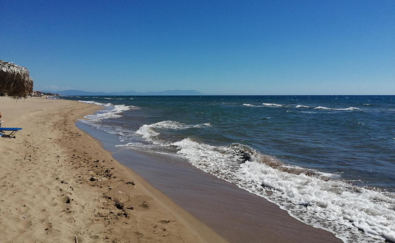 Paralia Spiantza'in fotoğrafı parlak ince kum yüzey ile