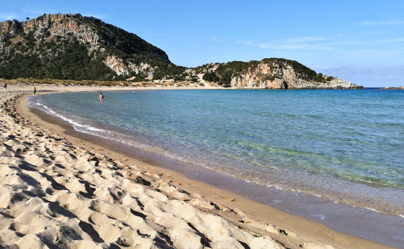 Voidokilia Plajı'in fotoğrafı i̇nce bej kum yüzey ile