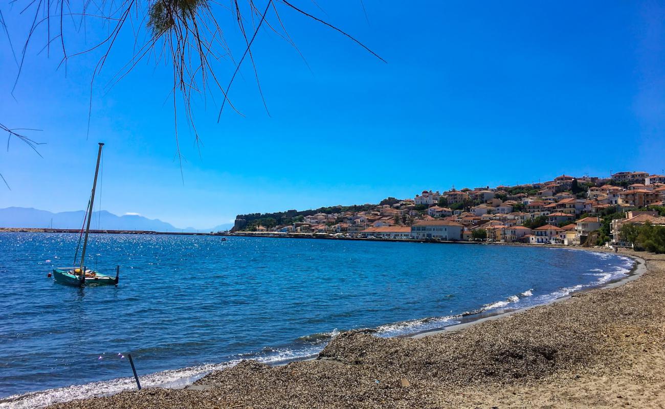 Artaki beach'in fotoğrafı gri kum ve çakıllar yüzey ile
