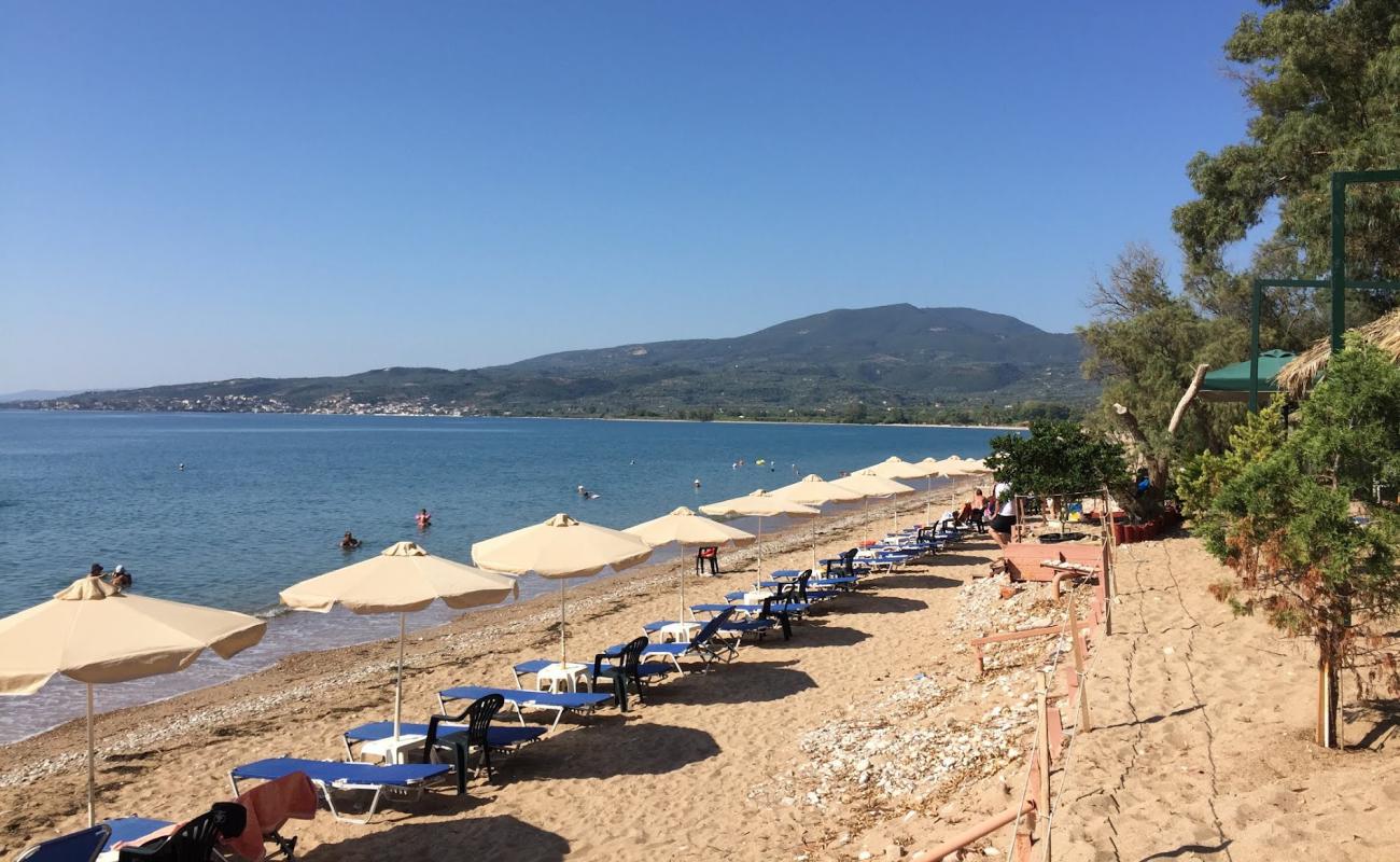 beach Of Velika'in fotoğrafı açık bej kum yüzey ile