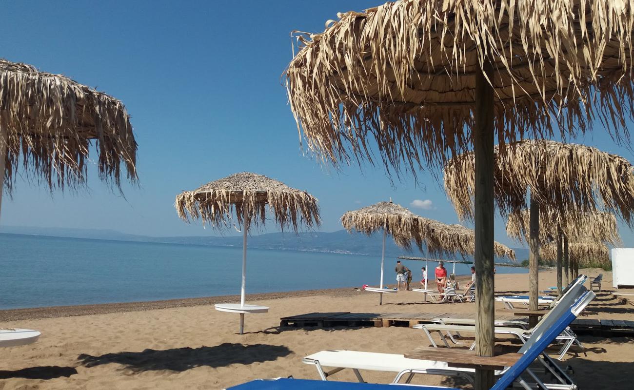 Paralia Analipsi'in fotoğrafı açık bej kum yüzey ile