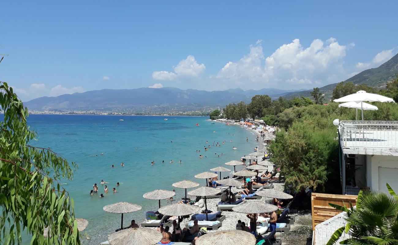 Paralia Verga'in fotoğrafı gri çakıl taşı yüzey ile