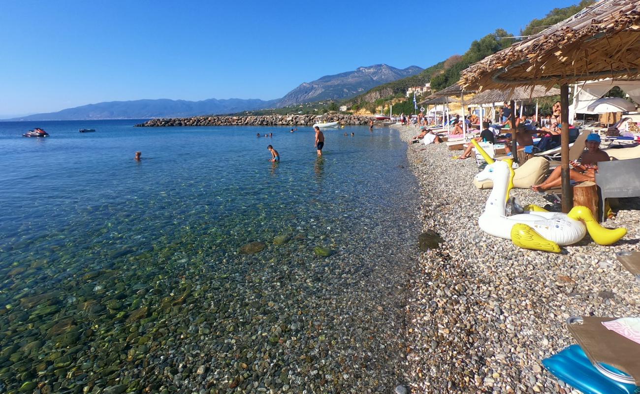 Limananki Kitries beach'in fotoğrafı gri çakıl taşı yüzey ile