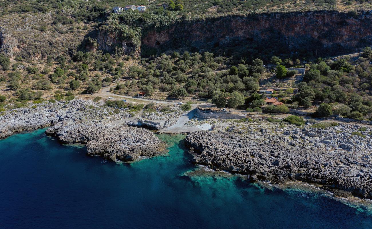 Hotasia beach'in fotoğrafı beton kapak yüzey ile