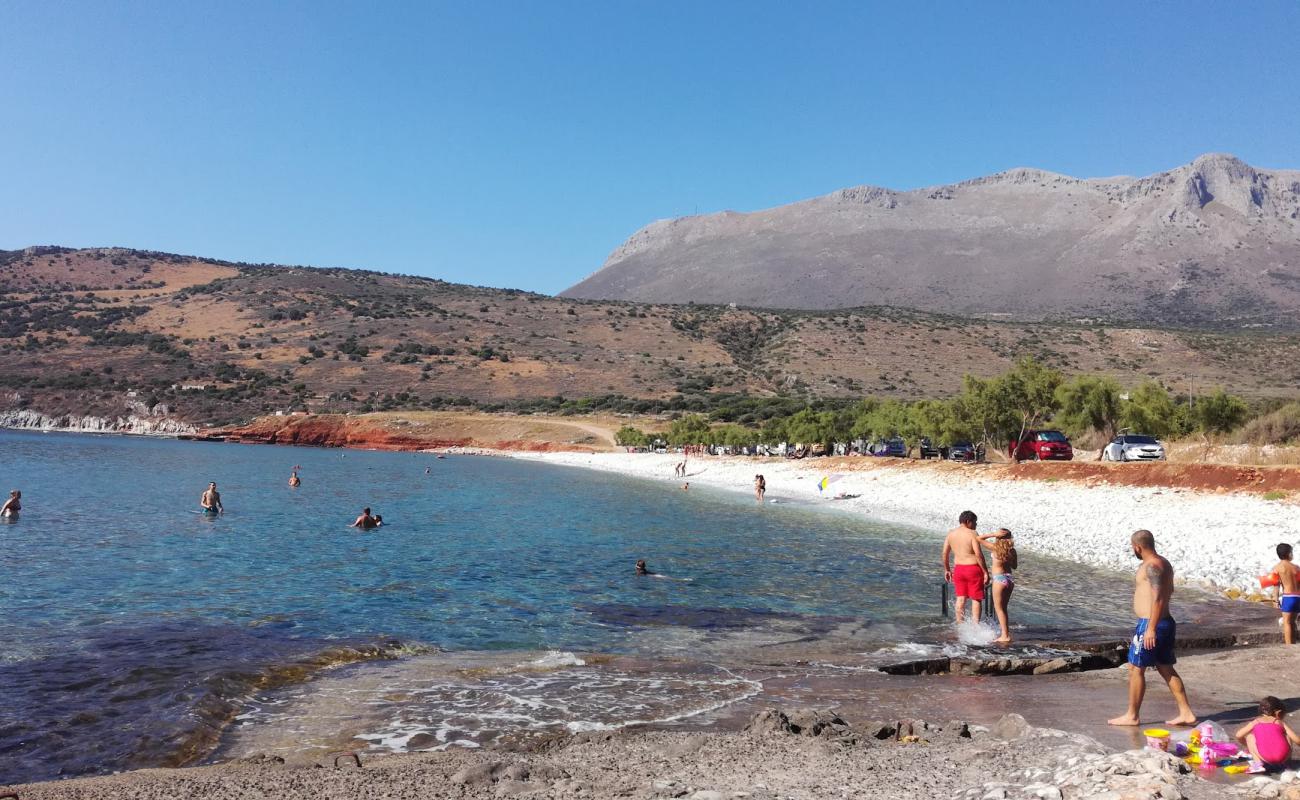 Diros beach'in fotoğrafı beyaz çakıl taş yüzey ile