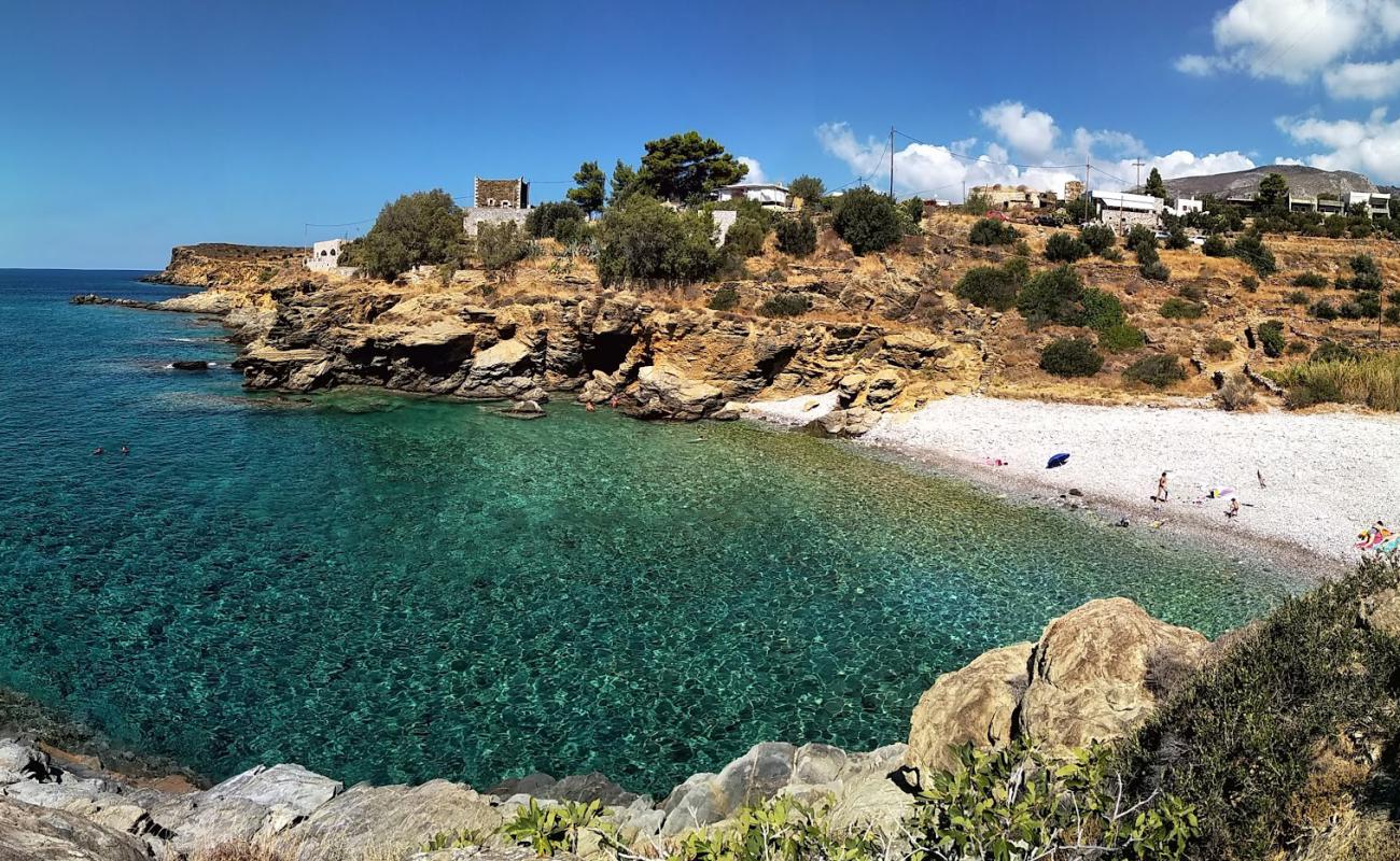 Sarolimeni beach'in fotoğrafı beyaz çakıl taş yüzey ile