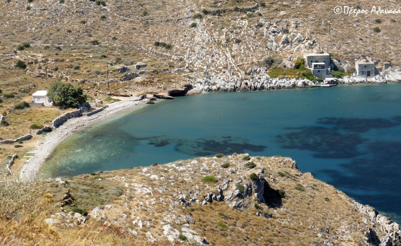 Neoria beach'in fotoğrafı bej çakıl yüzey ile
