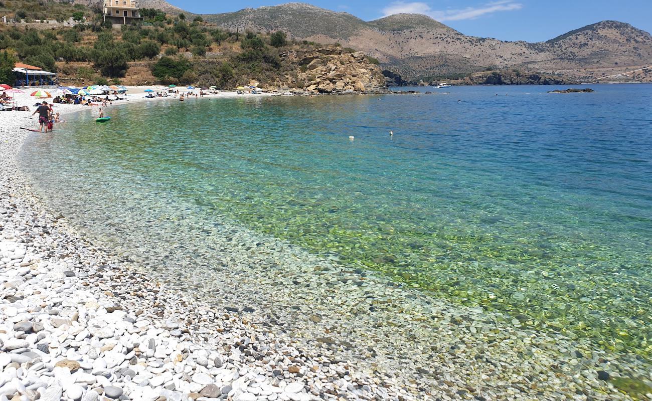 Vata beach'in fotoğrafı hafif ince çakıl taş yüzey ile