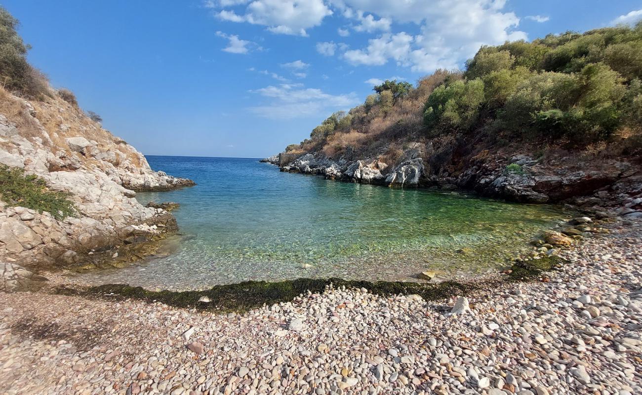 Sebi's beach'in fotoğrafı bej çakıl yüzey ile