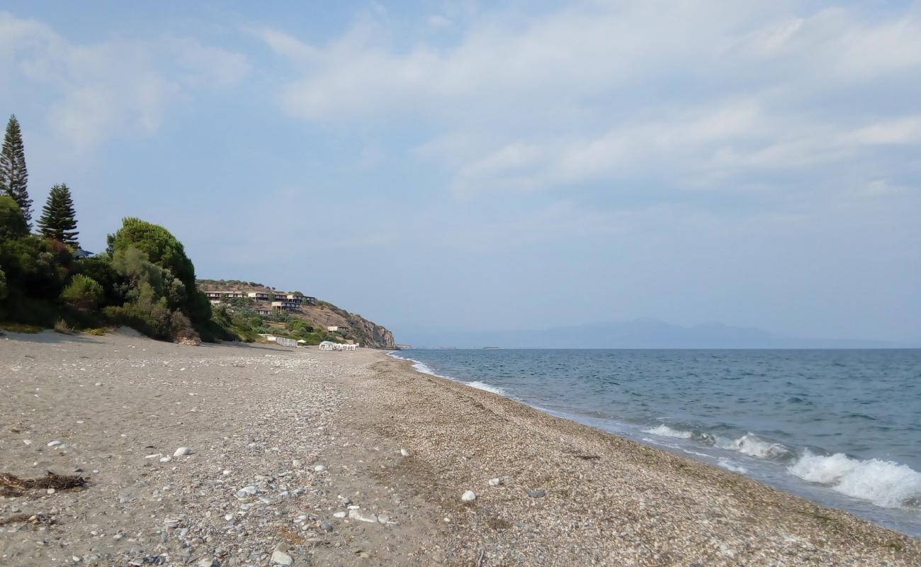 Selinitsa beach'in fotoğrafı gri kum yüzey ile