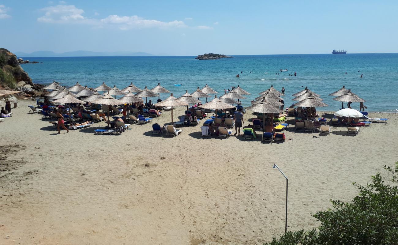 Trinisa beach'in fotoğrafı parlak ince kum yüzey ile