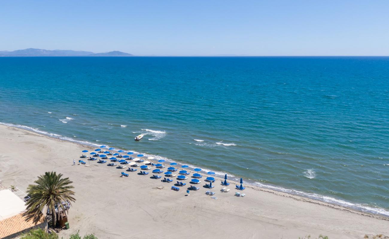 Elos beach'in fotoğrafı parlak ince kum yüzey ile