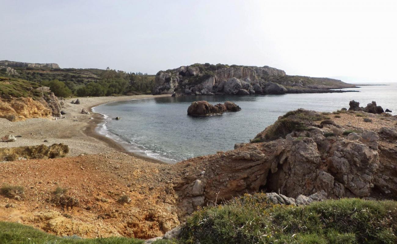 Paleokastro beach IV'in fotoğrafı kahverengi çakıl yüzey ile