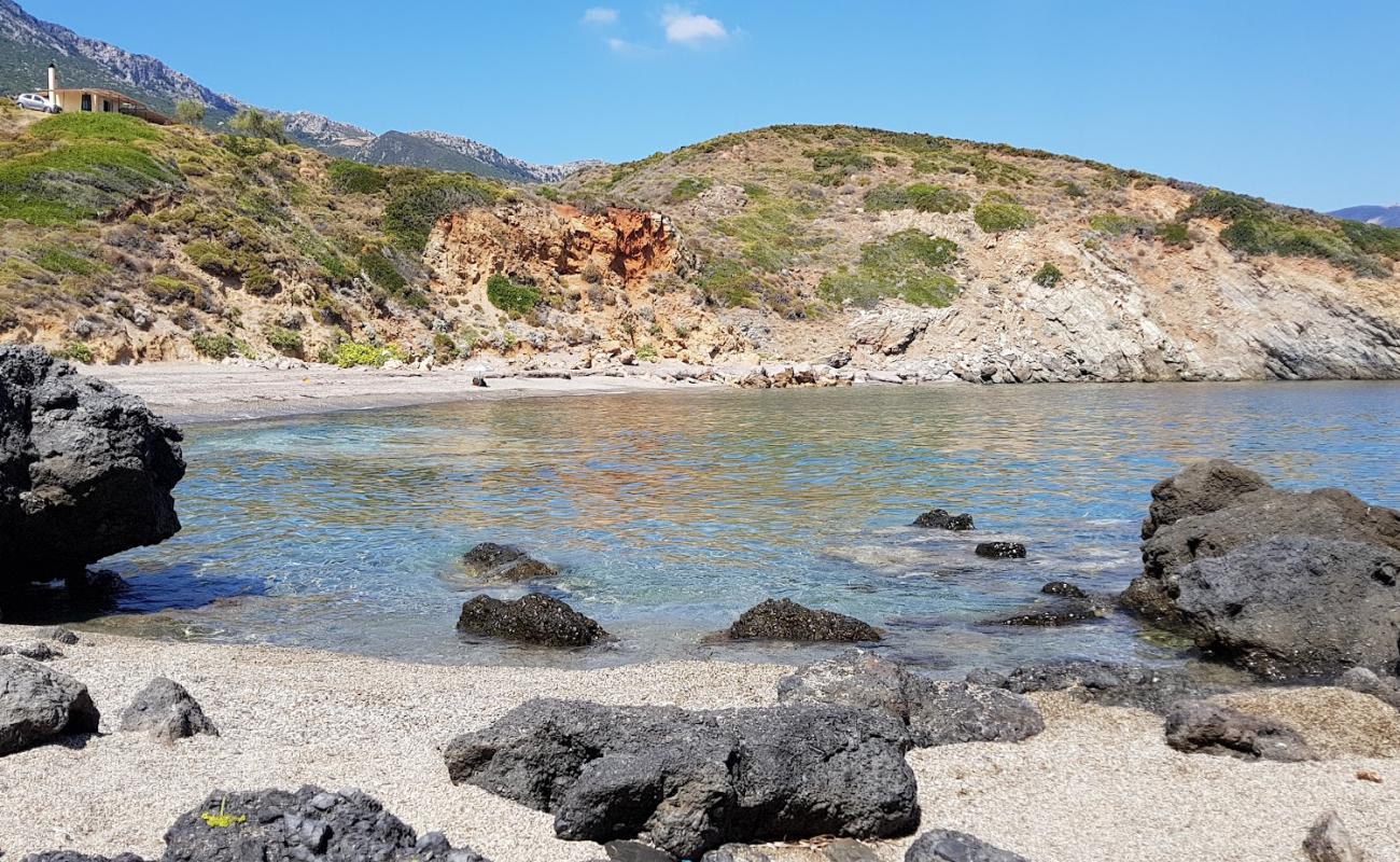 Virgin beach'in fotoğrafı gri kum yüzey ile