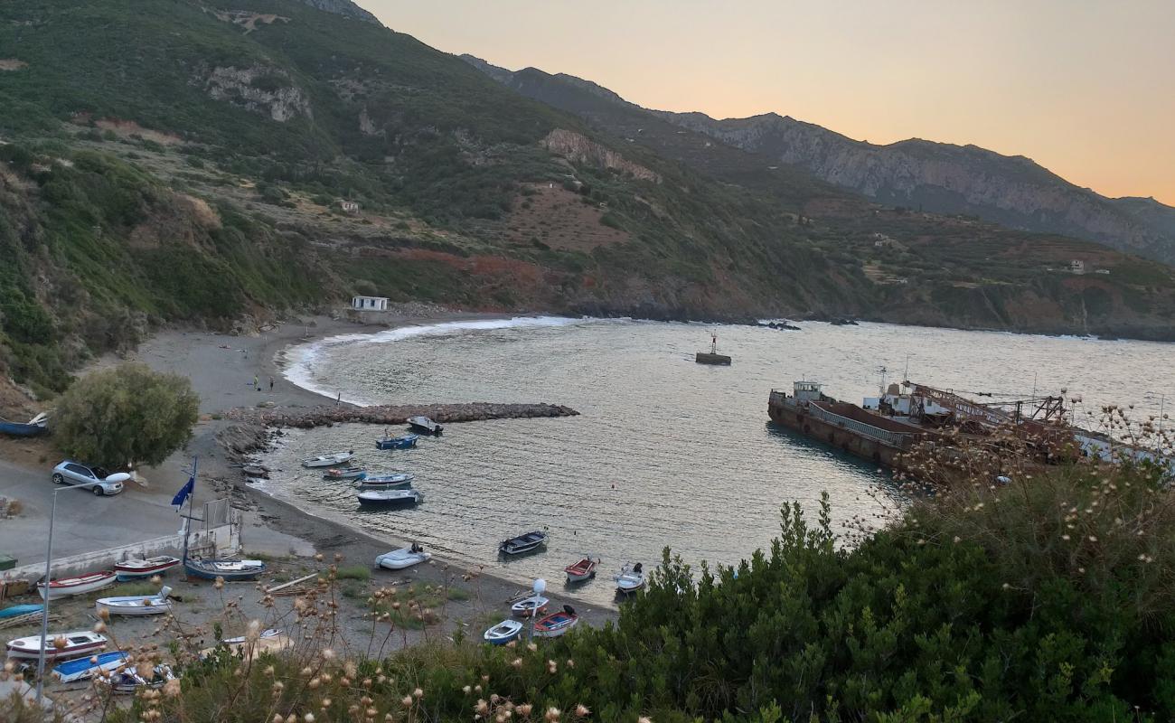 Panagia beach'in fotoğrafı gri çakıl taşı yüzey ile