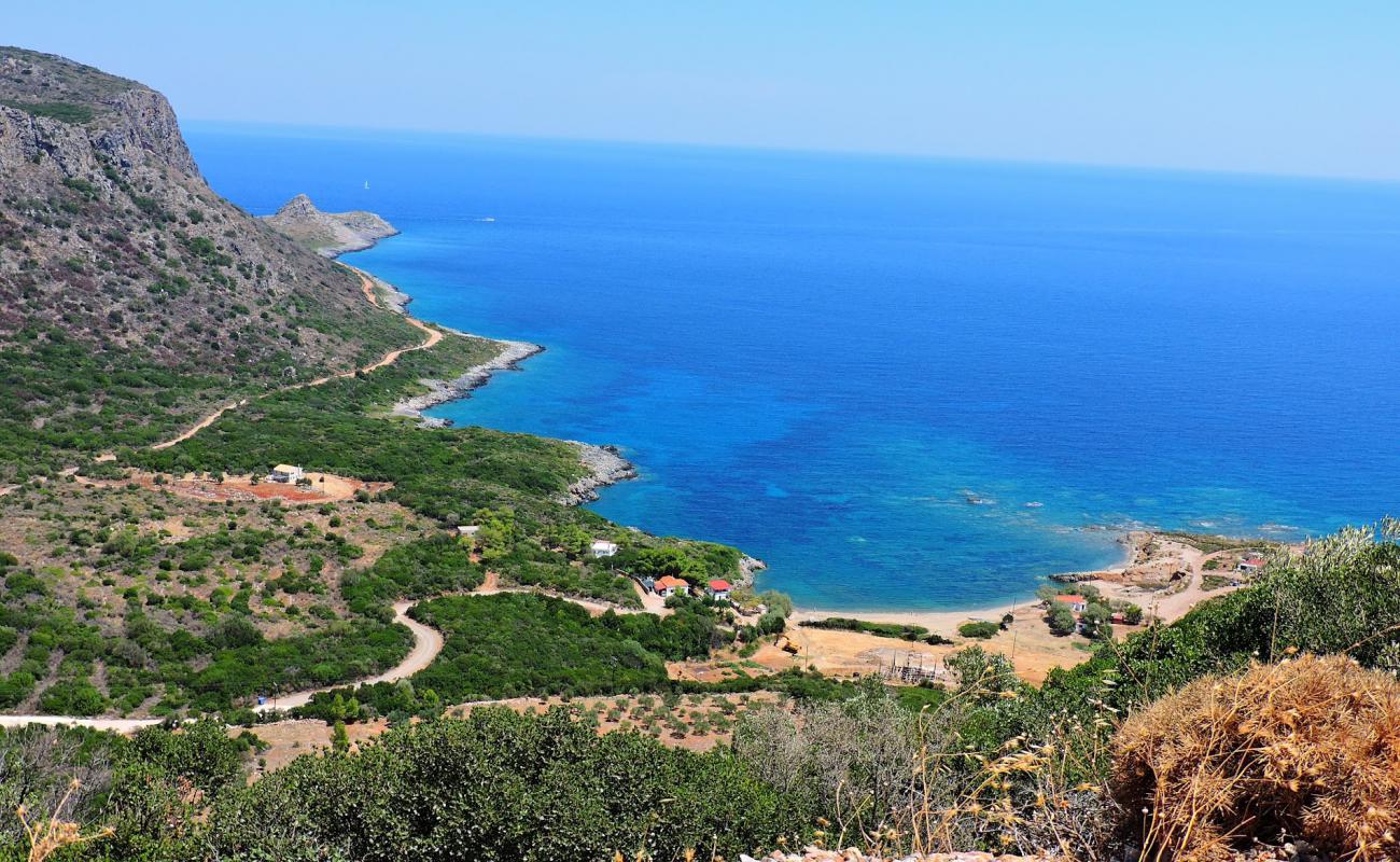 Varko beach II'in fotoğrafı siyah kum ve çakıl yüzey ile