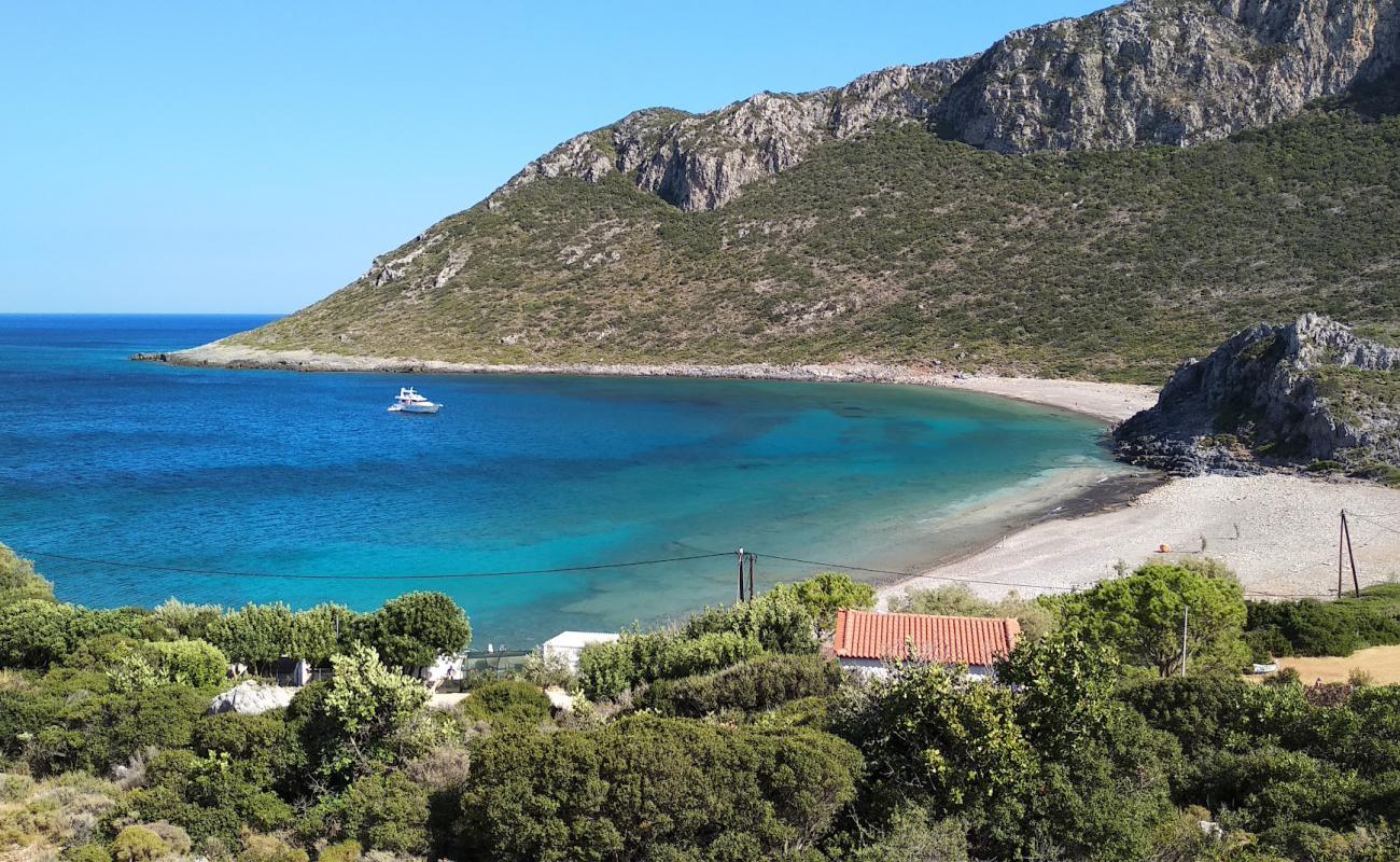 Panagia beach'in fotoğrafı gri çakıl taşı yüzey ile