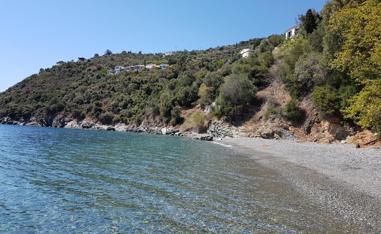 Kissakas Beach'in fotoğrafı çakıl ile kum yüzey ile