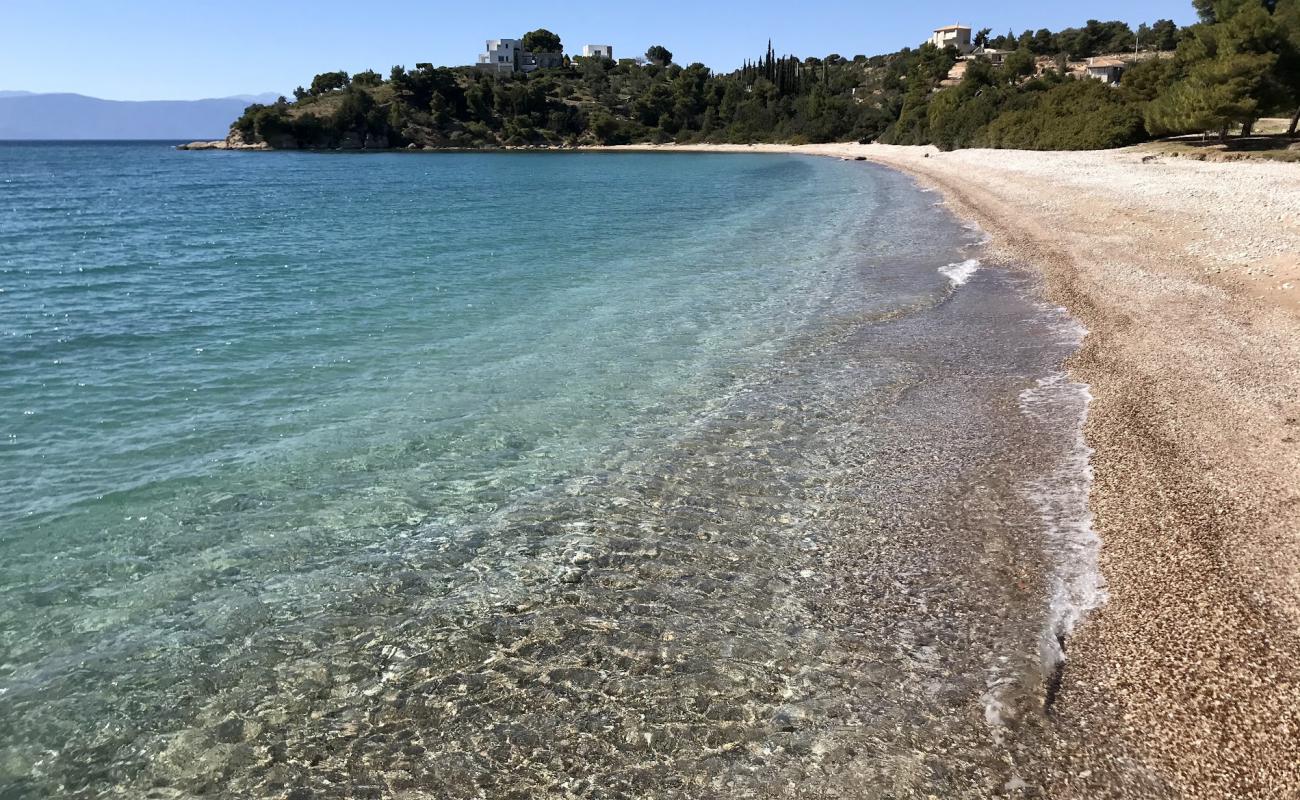 Ververonda beach II'in fotoğrafı bej kum ve çakıl yüzey ile