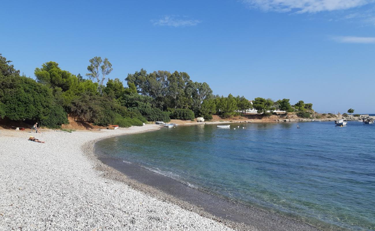 Petrothalassa beach III'in fotoğrafı bej kum ve çakıl yüzey ile