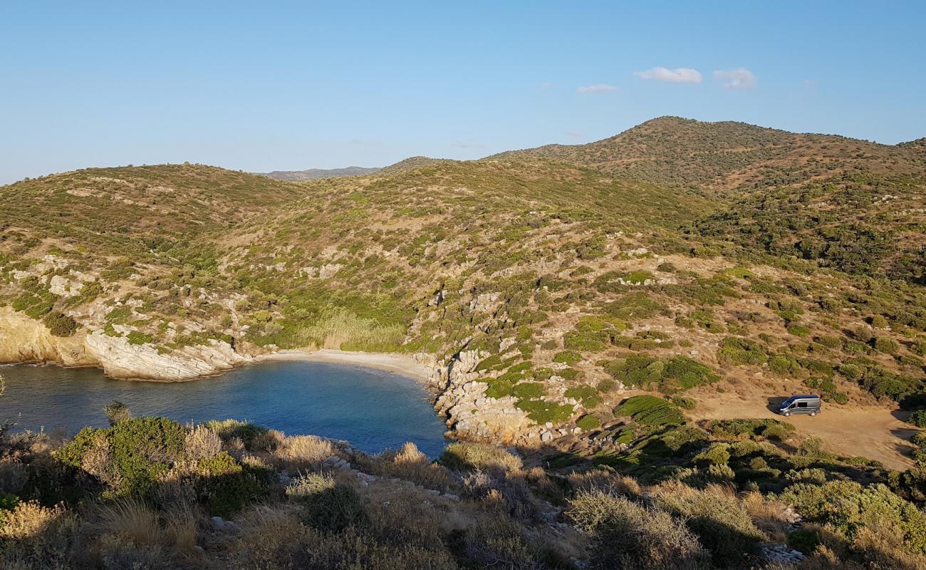 Kolpos Idras II'in fotoğrafı çakıl ile kum yüzey ile